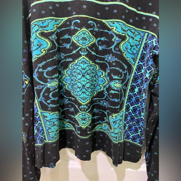 Preowned Chico’s colorful top. Size 3 (L) - Picture 4 of 6